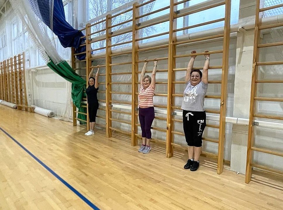 Пожилых жителей Котельников пригласили на занятия физкультурой