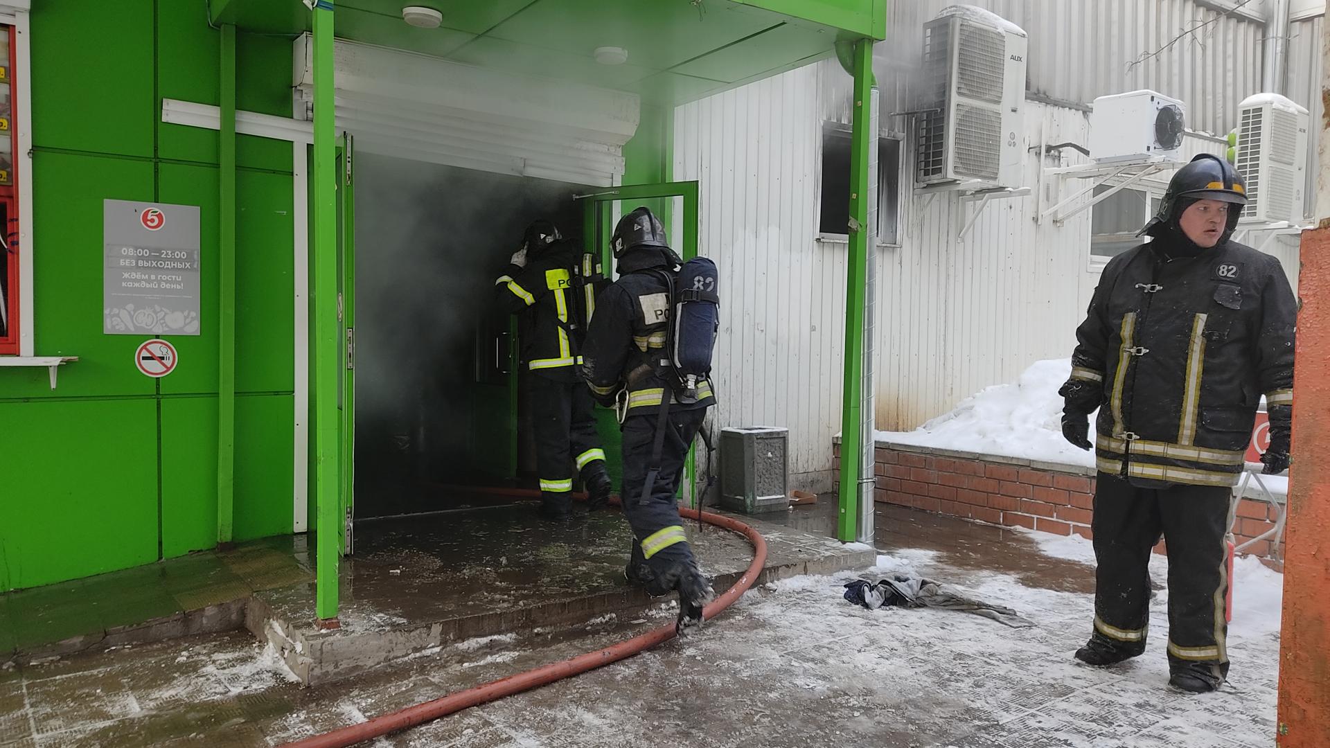 Стали известны подробности пожара в магазине в Лобне | Радио 1