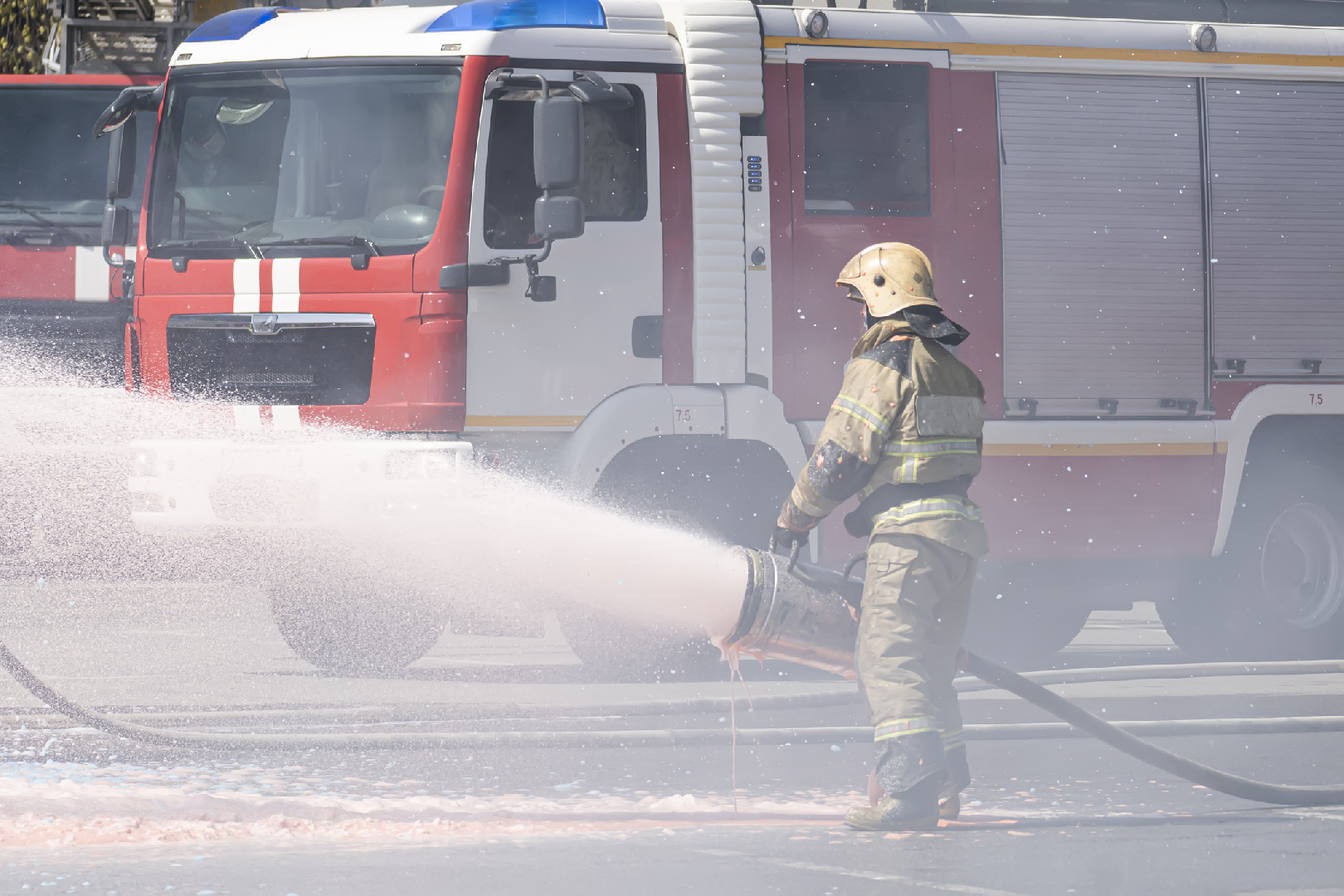 В Донецке после обстрела со стороны ВСУ загорелся магазин | 24.08.2023 |  Подмосковье - БезФормата