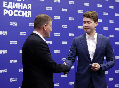 Сын Медведева стал координатором портала «Я в России»