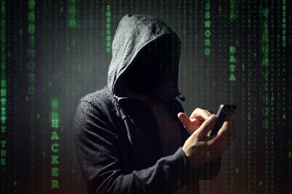 Юрист Соловьев: Телефонные мошенники начали составлять «профиль жертвы»