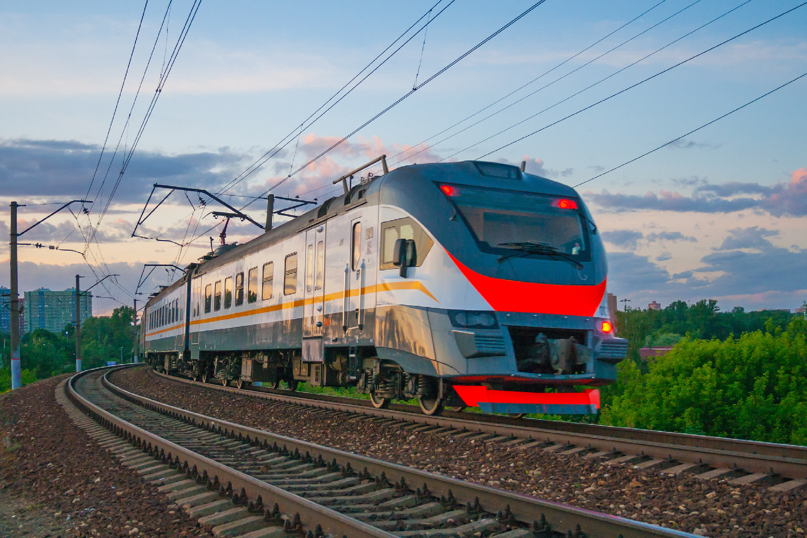 В Краснодарском крае два поезда задержали из-за диверсии на ж/д