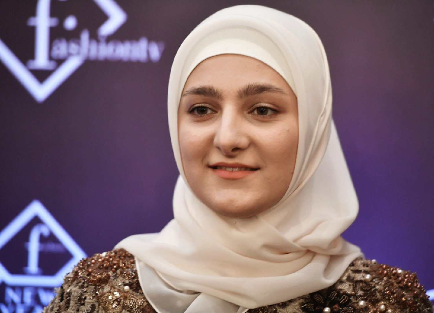 Дочь главы Чечни Хутмат Кадырова получила высшую награду республики