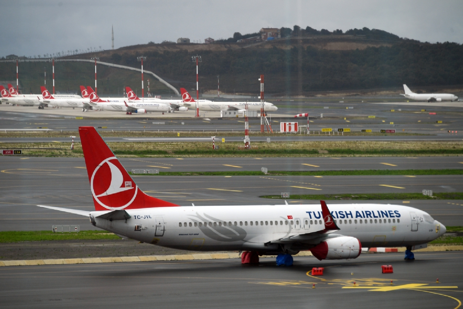 Какой авиакомпанией отменен. Самолеты авиакомпаний Сирии. Турецкий рейс. Turkish Airlines не пускают русских. 2 С 78 самолет турецкий.