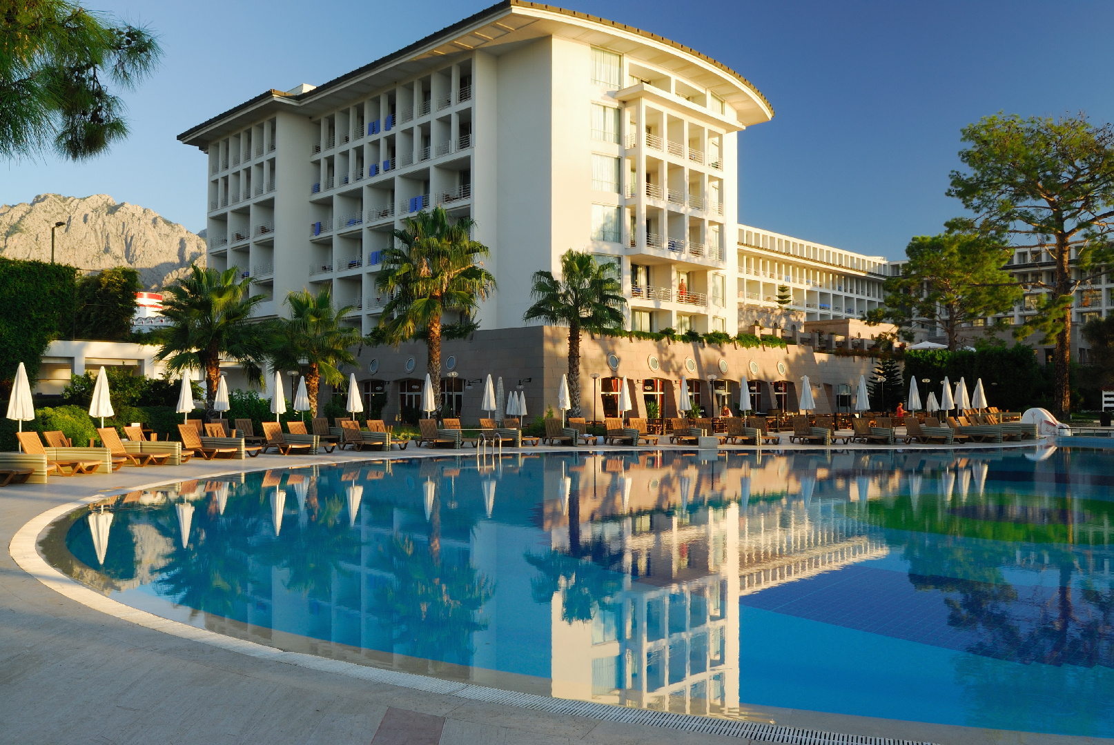 Турецкие отели снизят цены примерно на 30% на лето 2024 года