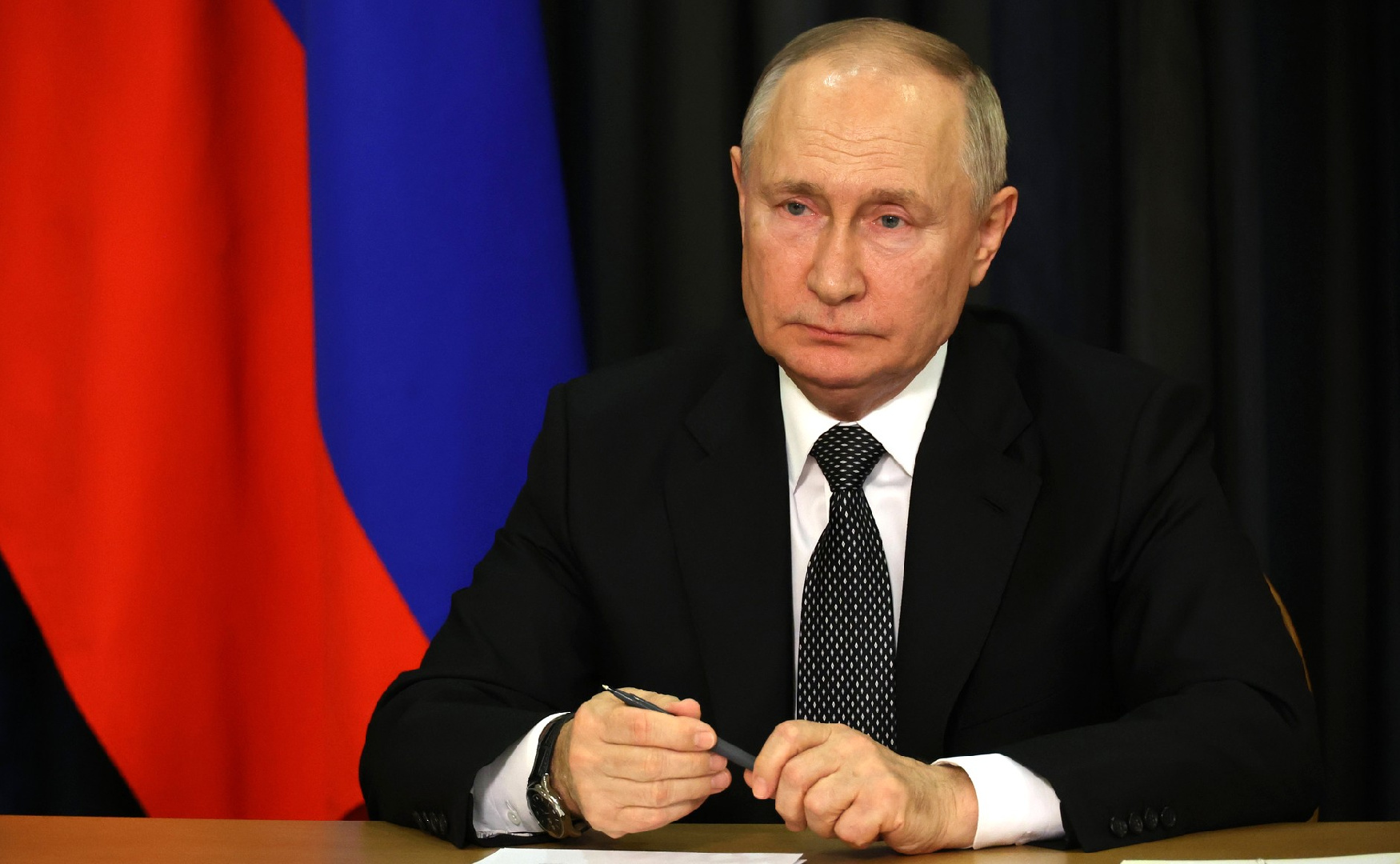 Путин заявил, что в России еще многое нужно сделать для многодетных семей