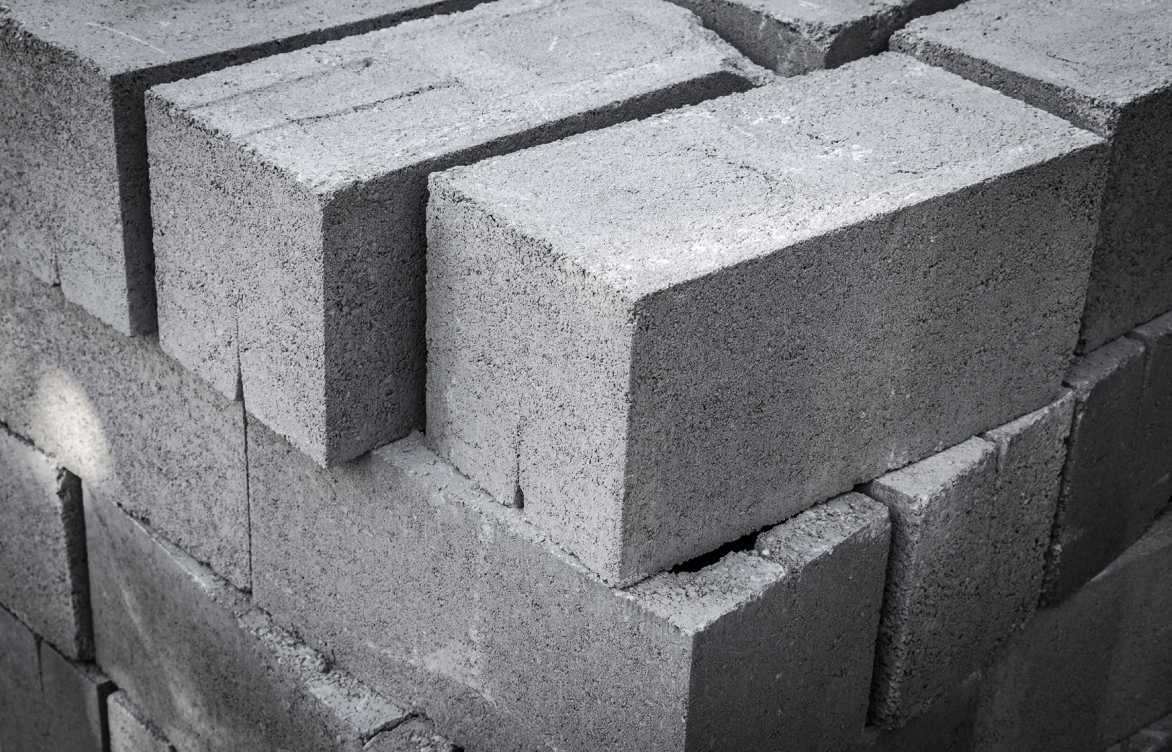 В Царицыно рабочих насмерть придавило бетонными блоками из-за растаявшего снега