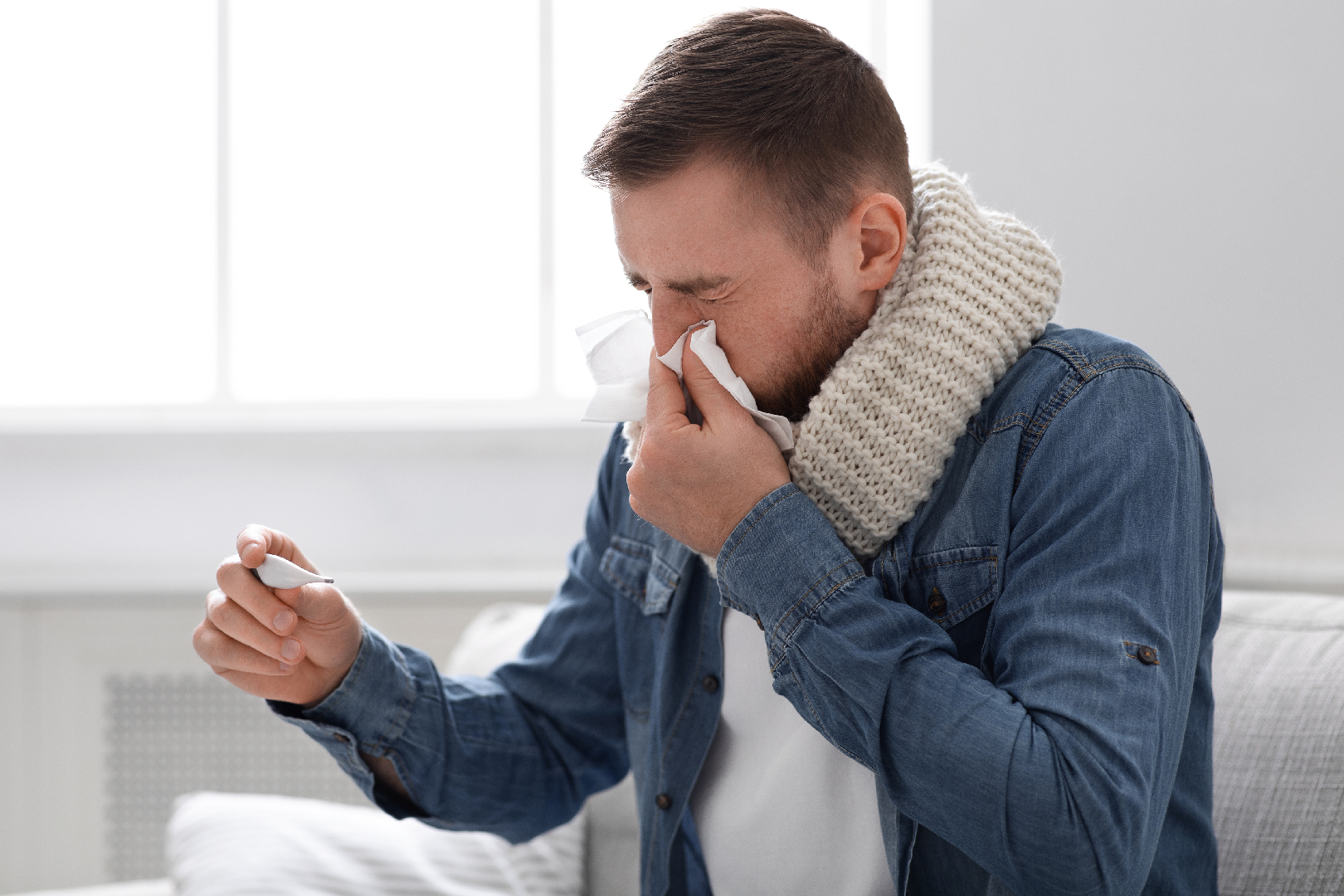 За неделю в России 9,4 тыс. человек с гриппом и ковидом попали в больницу