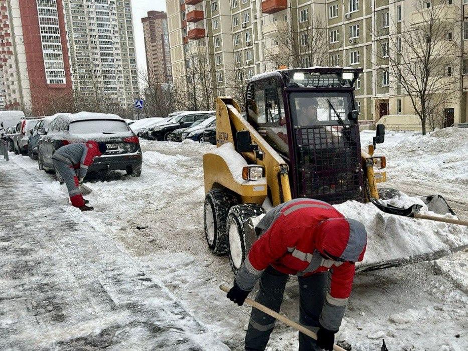 Дракон из снега