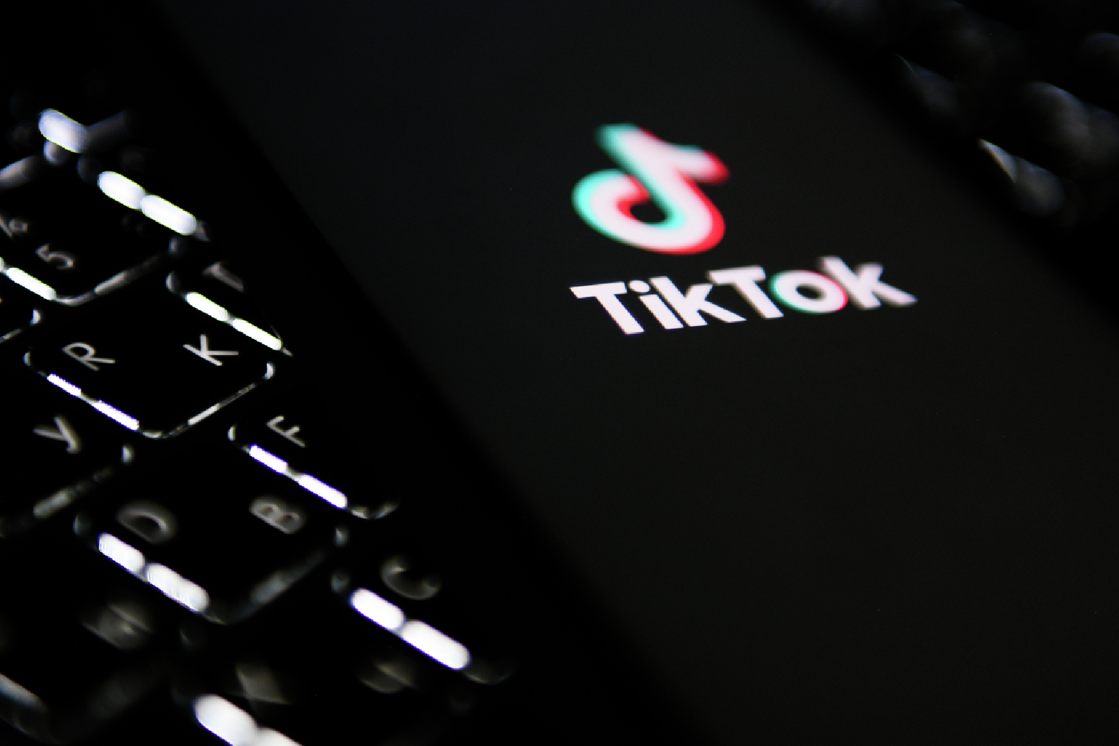 TikTok возобновил работу в России