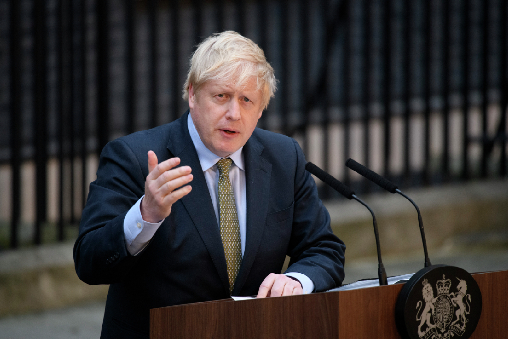 Экс-премьер Британии Джонсон выразил благодарность за то, что ему не дали проголосовать