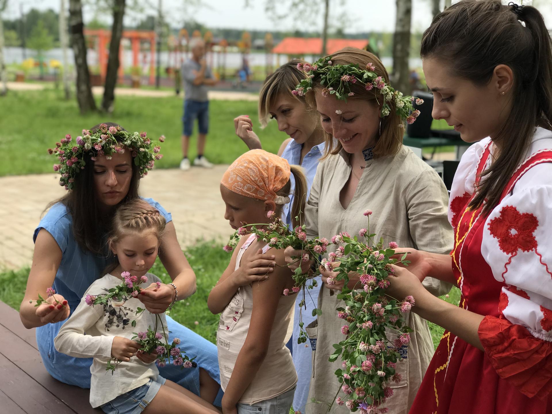 Гости экофестиваля в Талдоме сварят варенье из шишек, роз и одуванчиков |  Радио 1