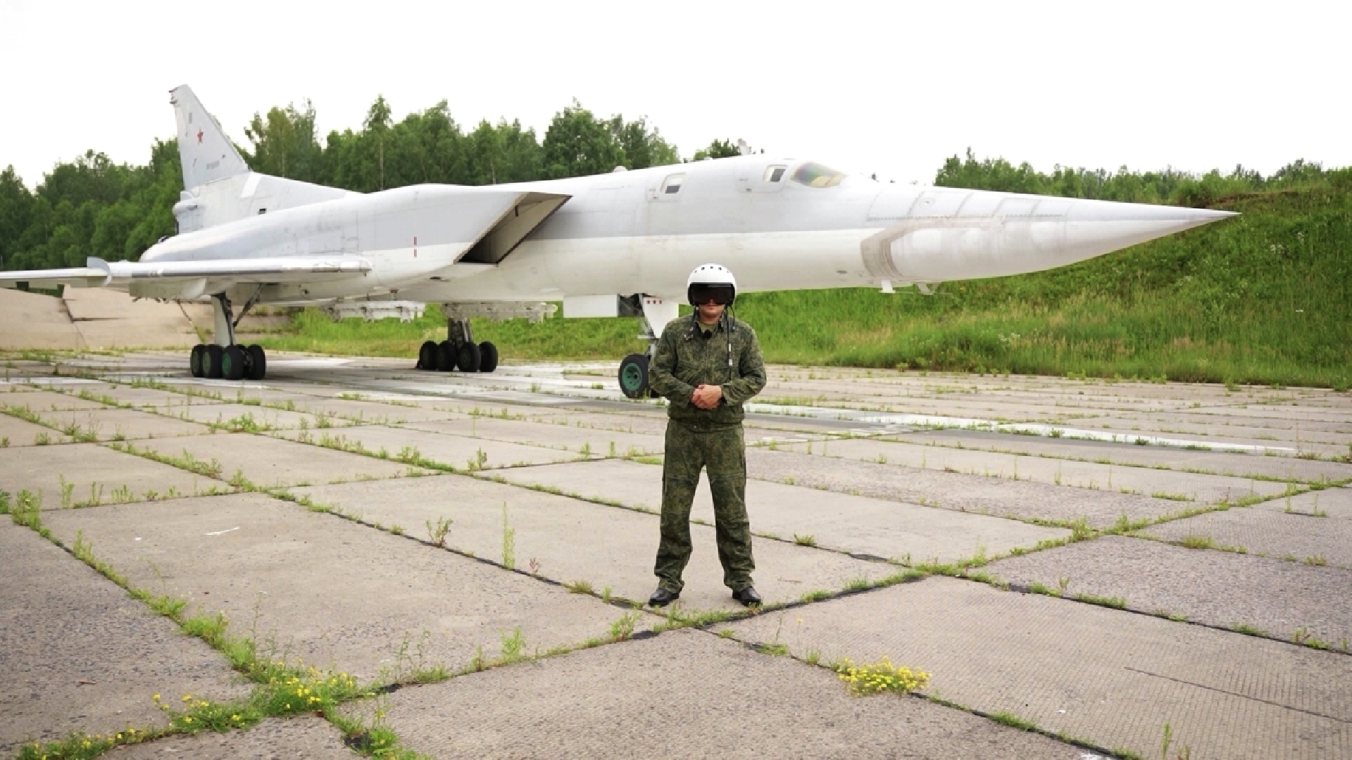 Стали известны подробности попытки угнать Ту-22М3 на Украину | Радио 1