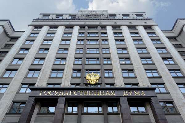 В Думу внесли поправки о выдворении мигрантов несмотря на просроченные паспорта