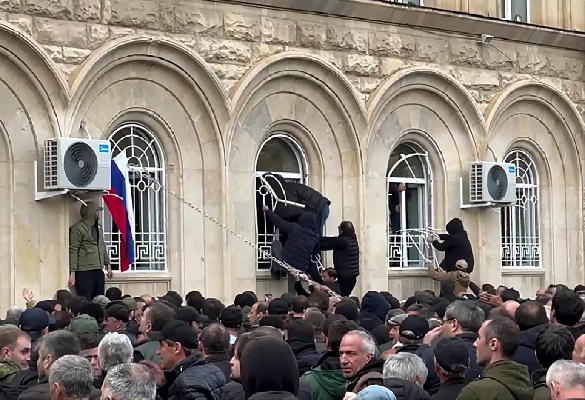 Митинг в Сухуме (Фото: РИА Новости)