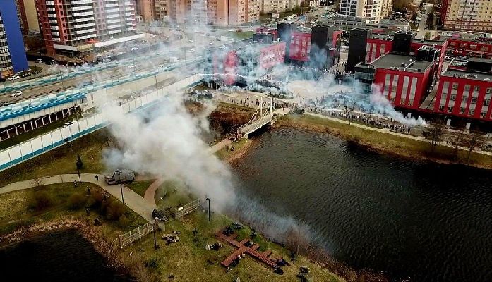 Более 150 человек участвовали в реконструкции форсирования Шпрее в Дубне