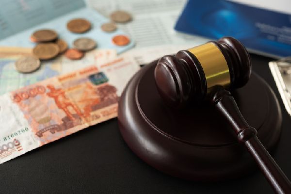 С блогера Лерчек и её бывшего мужа требуют миллион рублей через суд