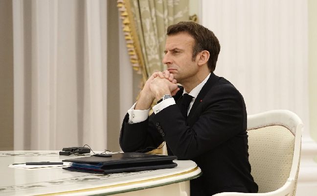 Макрон захотел повлиять на выборы нового Папы Римского, пишут СМИ