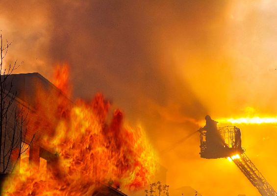 Подъезд на улице Генерала Тюленева, где произошел взрыв, может обрушиться