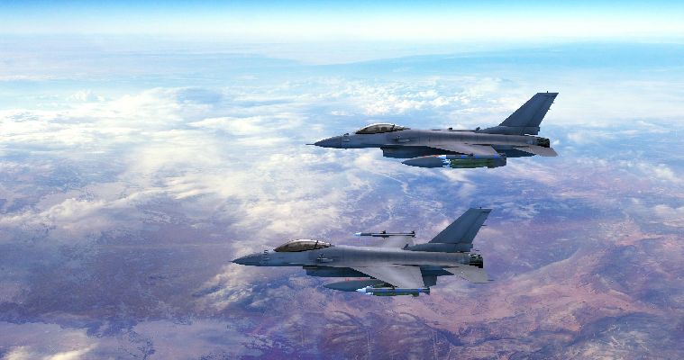 Очередной истребитель F/A-18 свалился с авианосца США в Красное море менее чем за месяц
