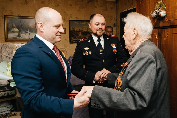 Максим Красноцветов, Максим Панкратов и Борис Карпич (Фото: пресс-служба Пушкинского городского округа)