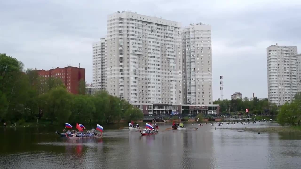 Парад на воде «Победная флотилия» прошел в Пушкино в акватории Серебрянки