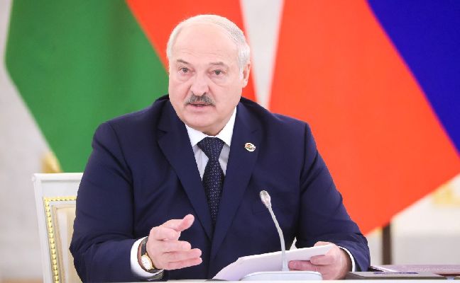 Кремлевский журналист извинился перед Лукашенко за ошибку в репортаже со Дня Победы