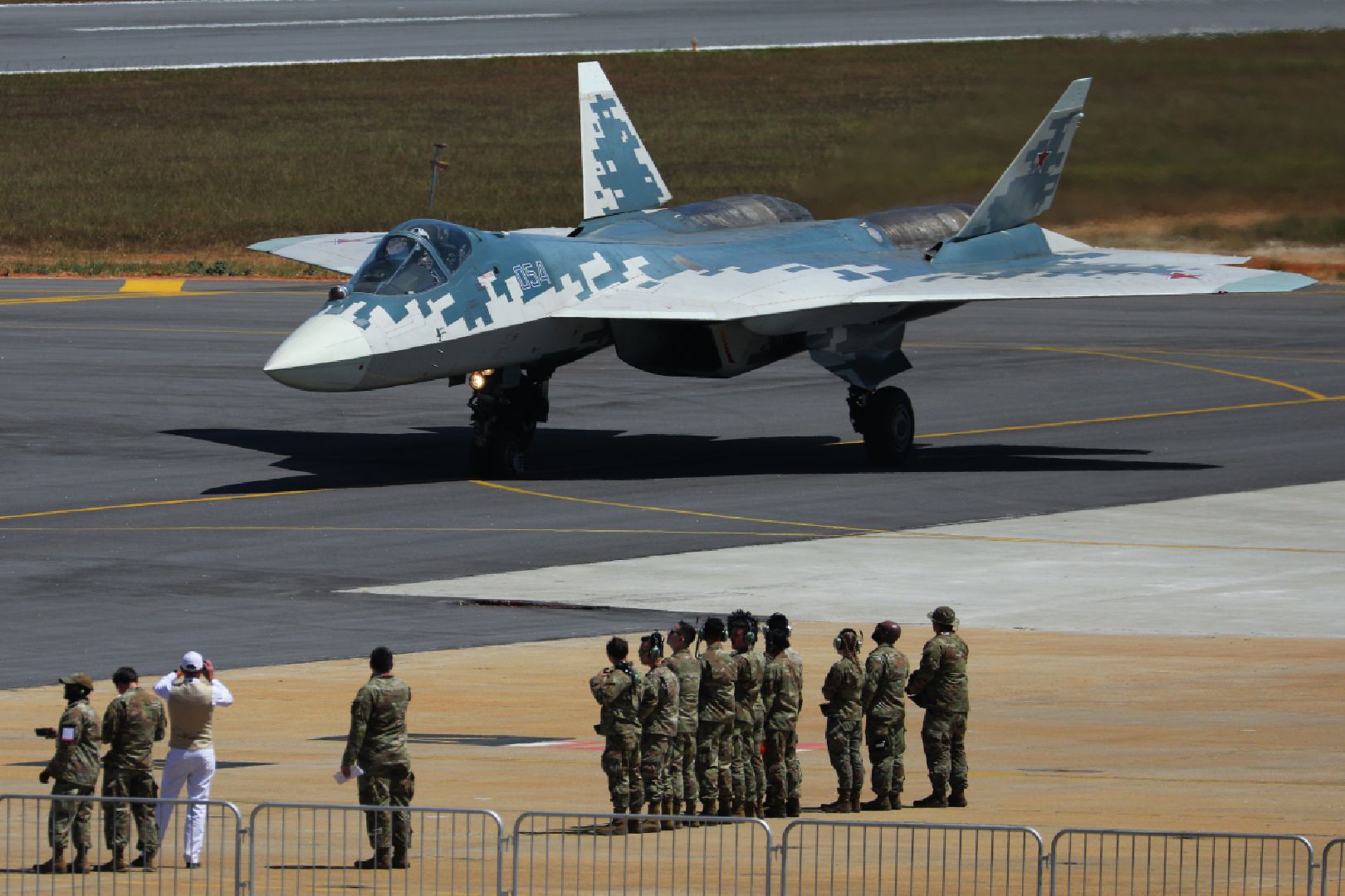 Су-57 (фото: РИА Новости / Нина Падалко)