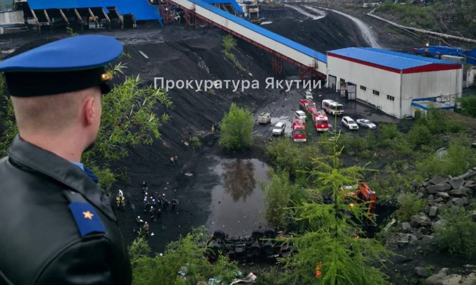 Вахтовый автобус на скорости рухнул с трассы в Якутии, множество погибших и пострадавших