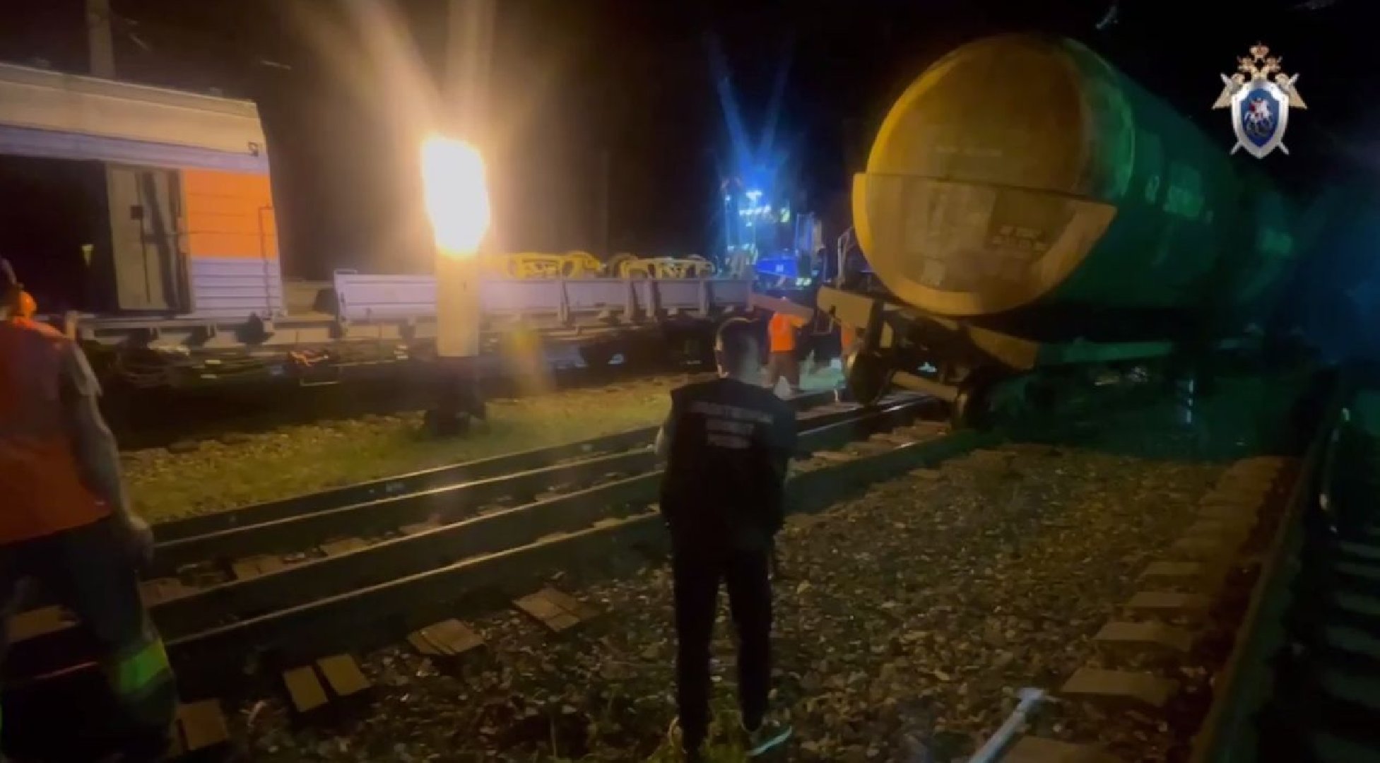 В ЕАО произошел сход с путей пяти вагонов-цистерн, случилась утечка топлива