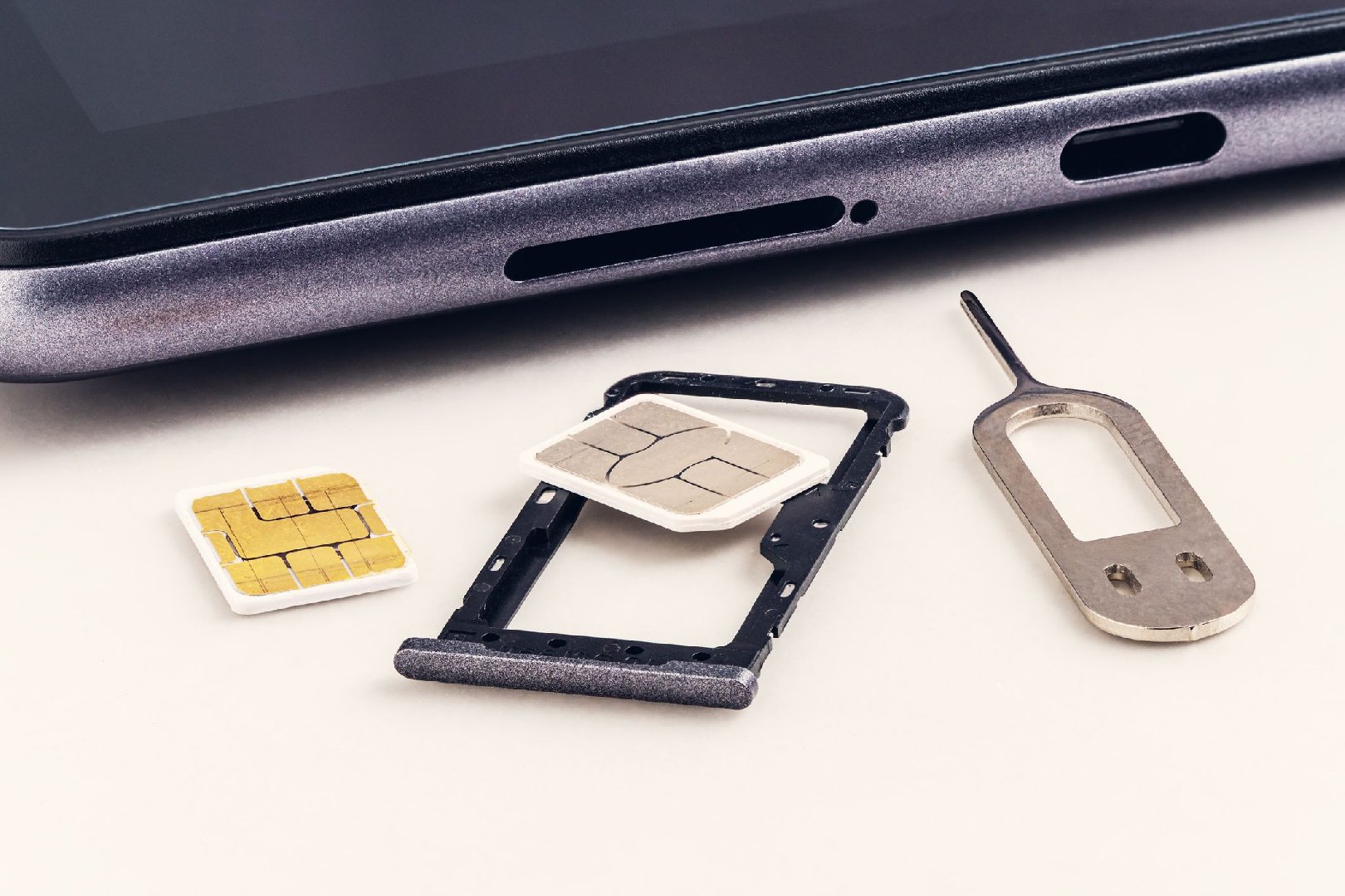 Россиянам напомнили, с кем нельзя будет делиться sim-картами с начала осени