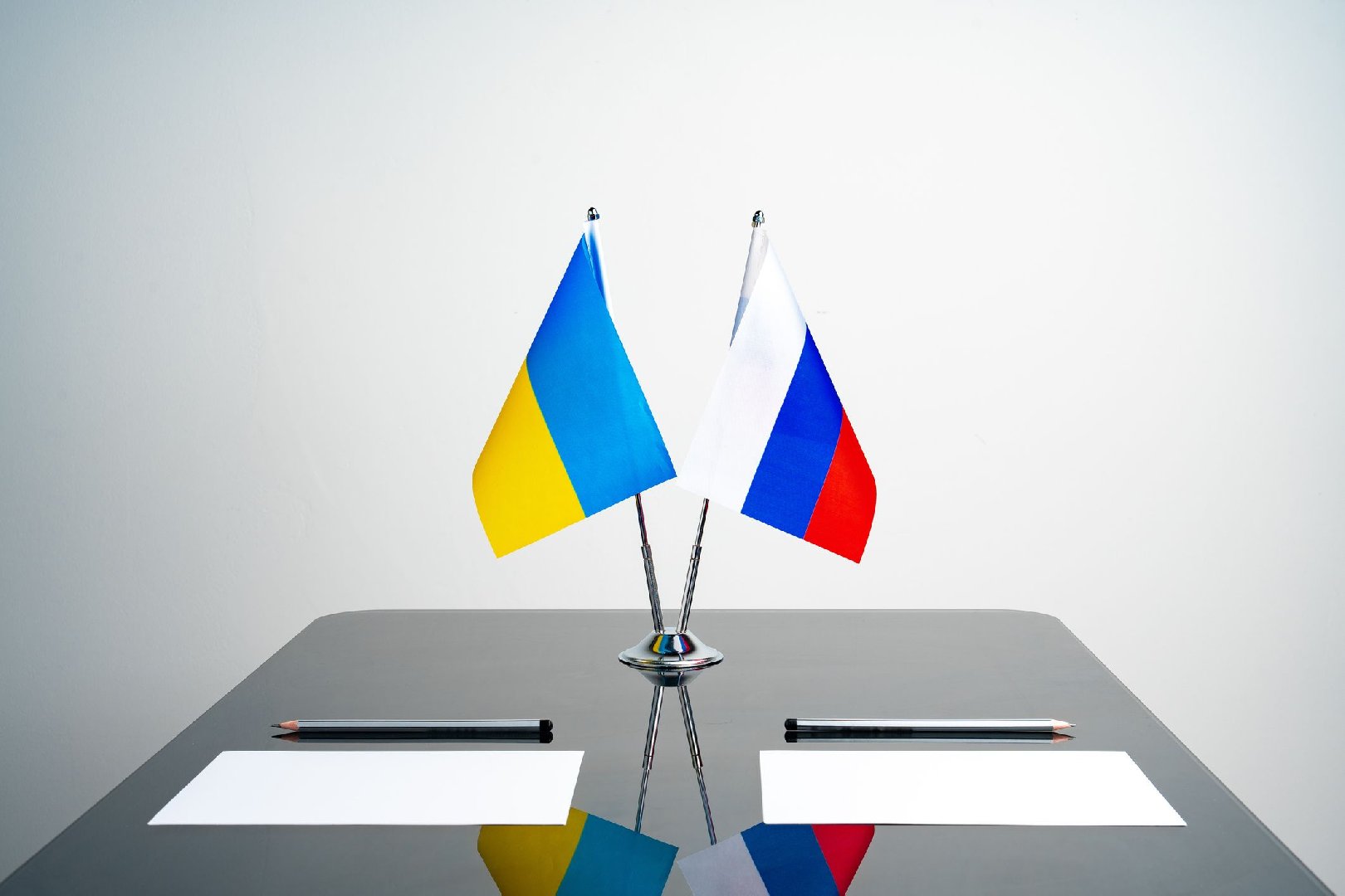 Зеленский объявил, в какой стране он готов встретиться с Путиным