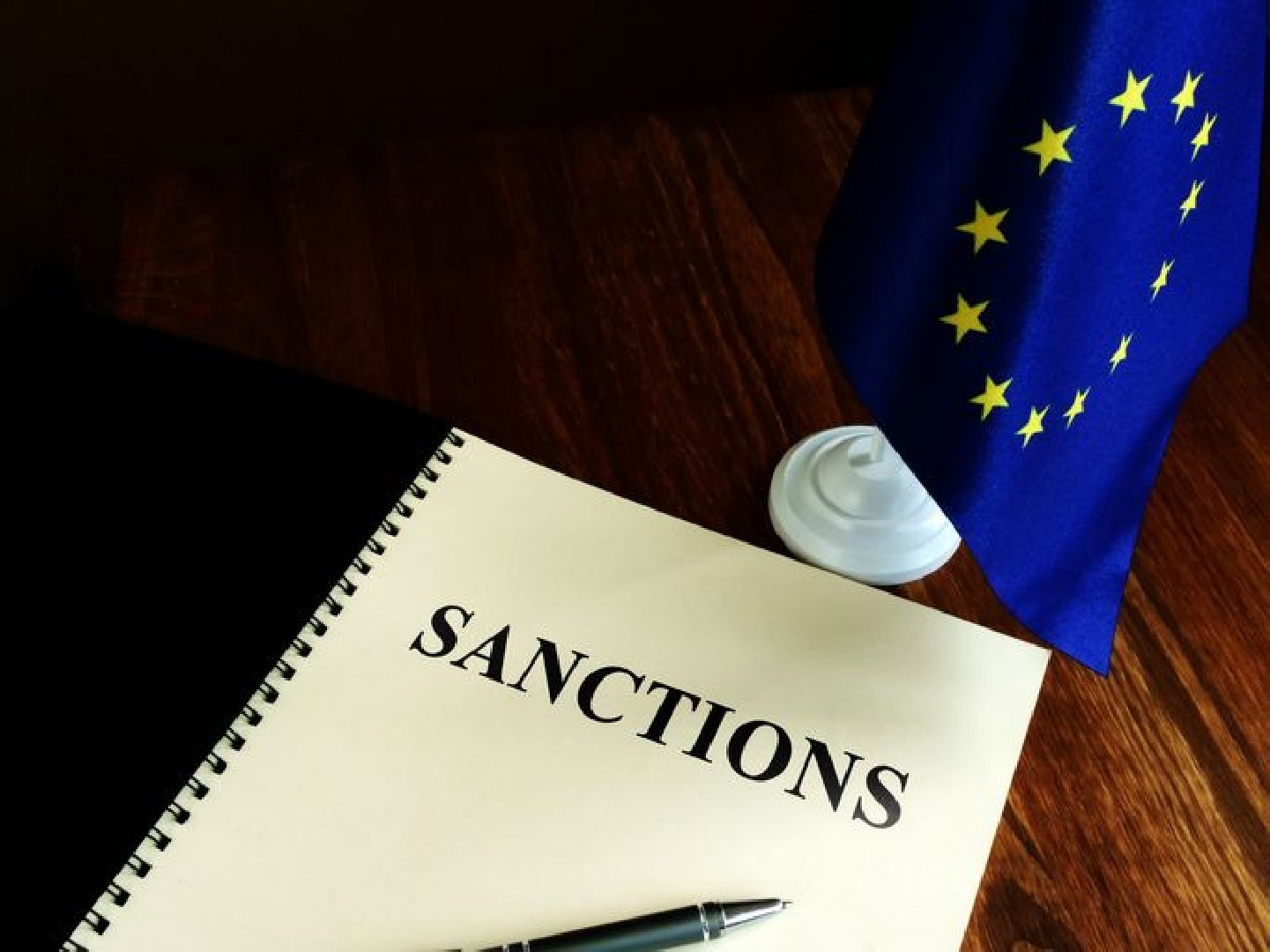 ЕС продлил на год санкции против России