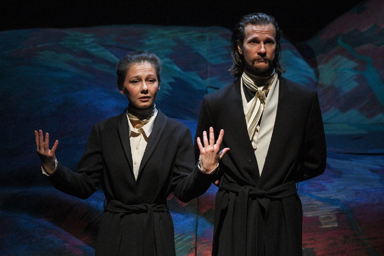 Әйелдің өзін жуып жатқан порно видеосы