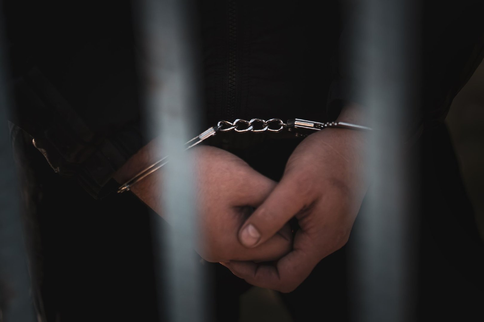 Мужчину задержали после взрыва в жилой многоэтажке в Калмыкии