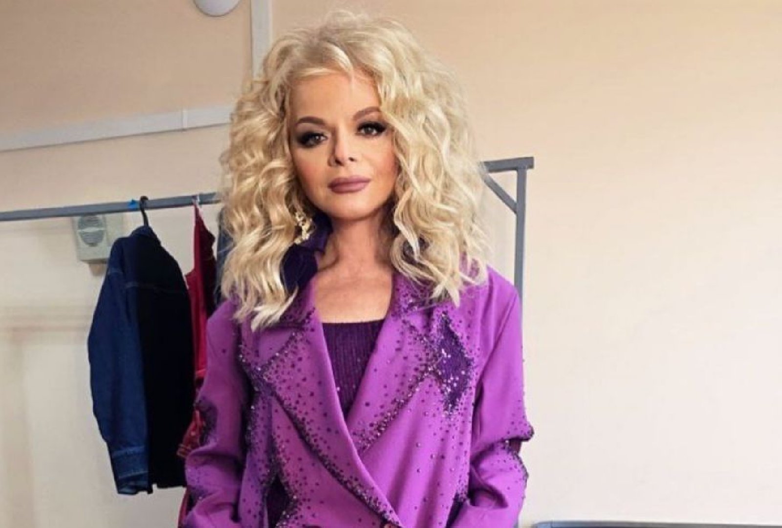 Певица Долина передала мошенникам свои сбережения и заемные средства