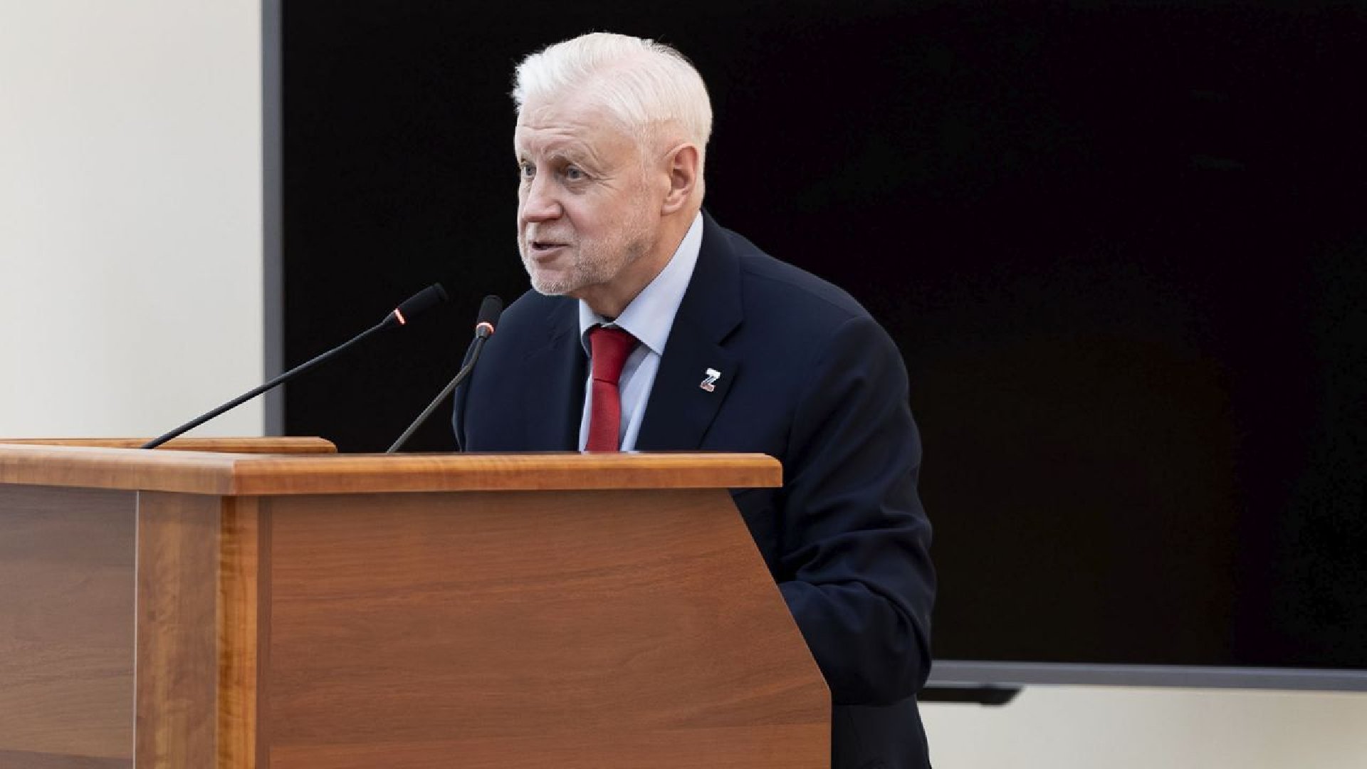 Сергей Миронов настаивает на введении федеральных стандартов ЖКХ