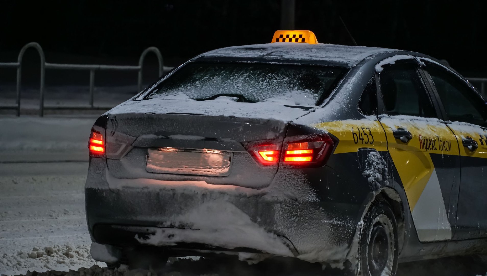 Российский таксист выгнал беременную на лютый мороз из-за просьбы включить печку