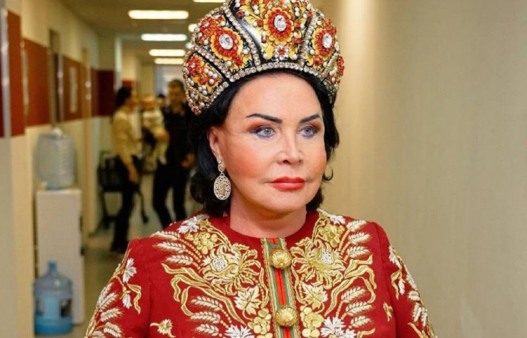 «Все лично должна состряпать»: Надежда Бабкина призналась, что предпочитает скромный праздничный стол на Новый год