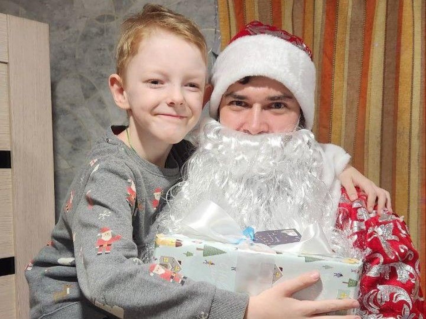 Дед Мороз из Подмосковья подарил праздник детям Мариуполя