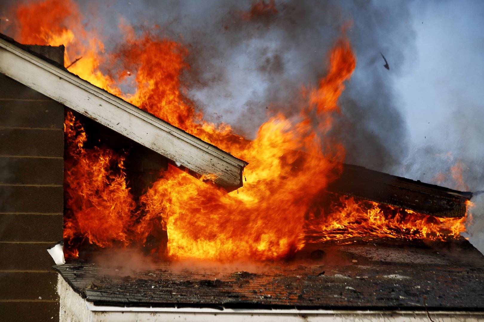 На Кубани после атаки БПЛА повреждения получили два частных дома и газовая труба