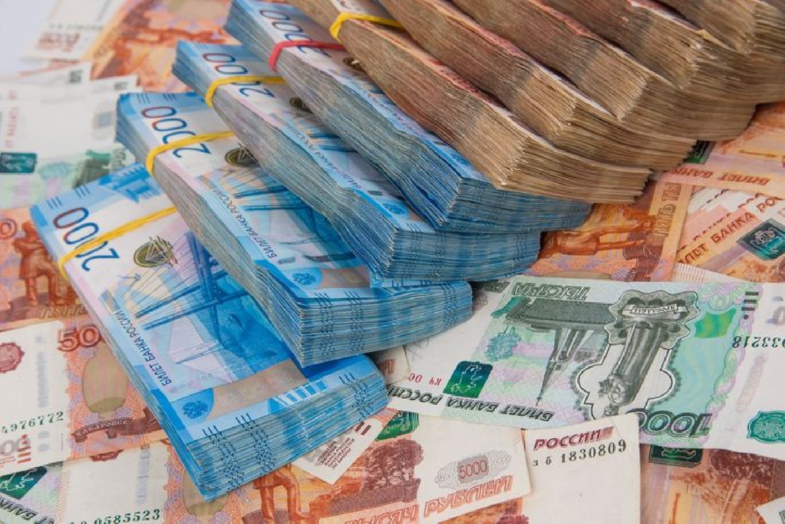 &laquo;Газпром&raquo; инвестировал сотни миллионов в платформу по поиску ЛГБТ*-контента