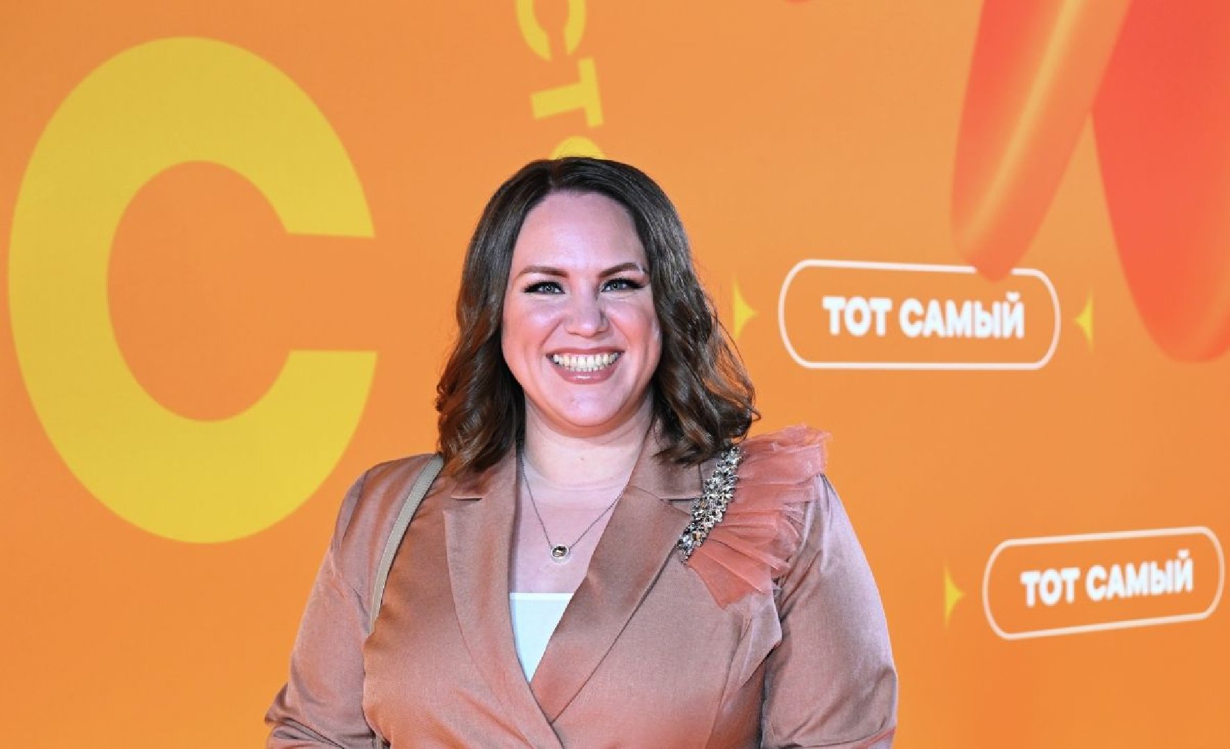 Сорванная свадьба и сравнения с Юлей Михайловой: судьба и личная жизнь звезды &laquo;Уральских пельменей&raquo; Ксении Корневой