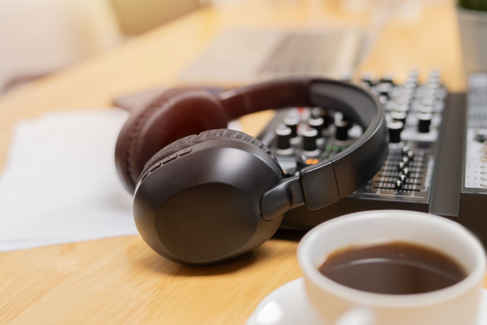 Лишенный голоса подросток из Италии создал песню о Донбассе