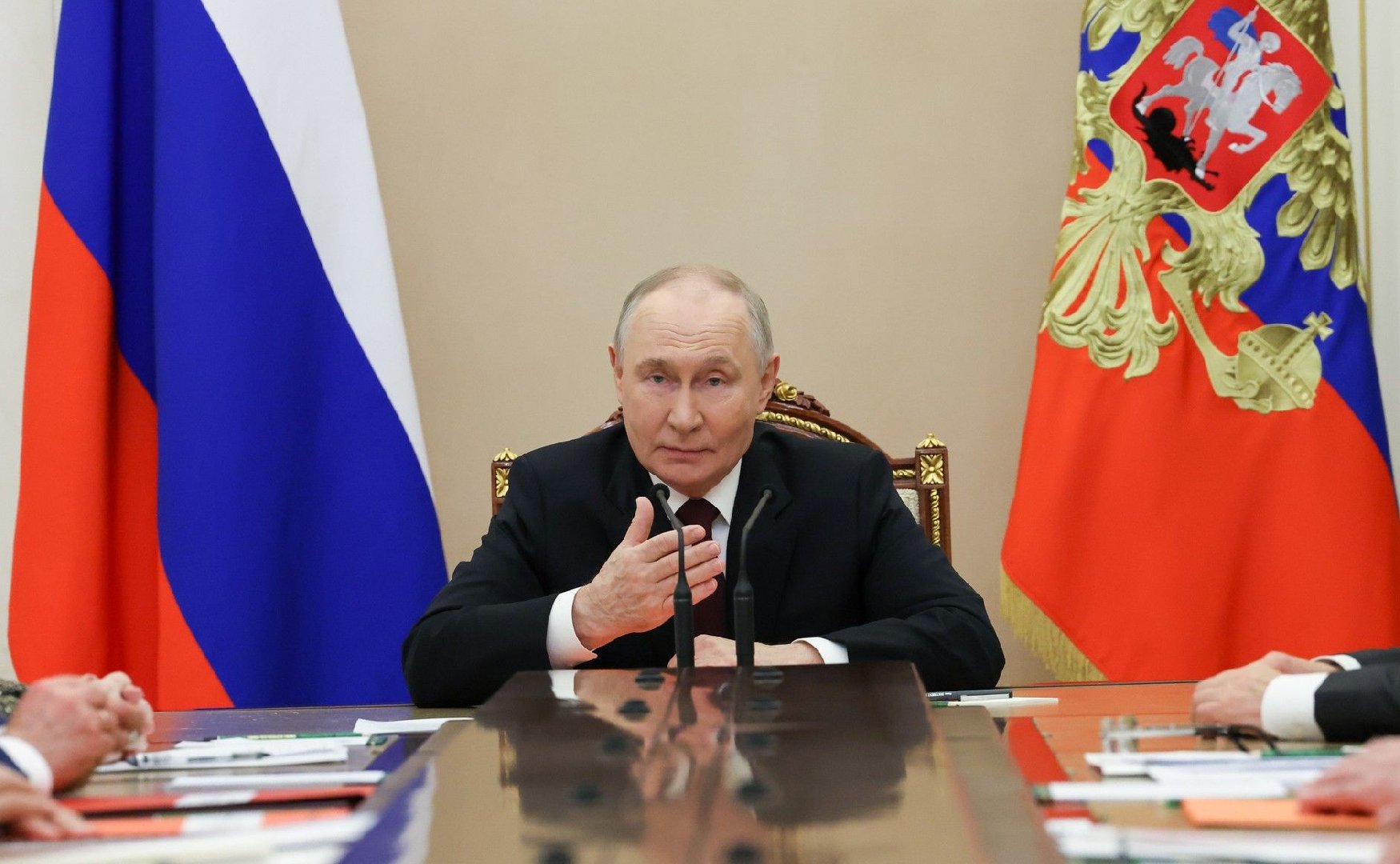 Путин сердечно поздравил всех россиян с Днём защитника Отечества