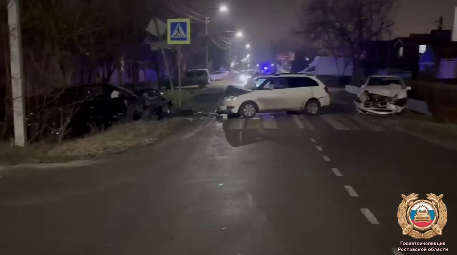 Восемь человек, включая четырёх детей, пострадали в массовом ДТП в Ростовской области