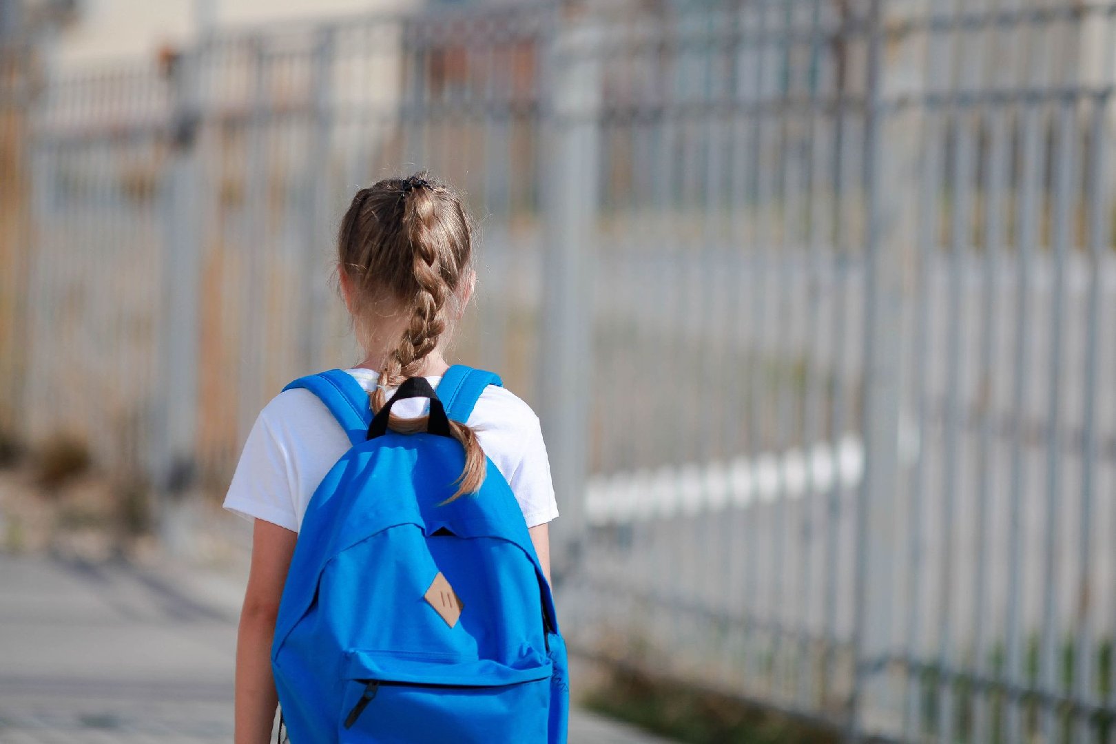 Пропавшую в Смоленске девятилетнюю девочку обнаружили на той же улице, где она живет