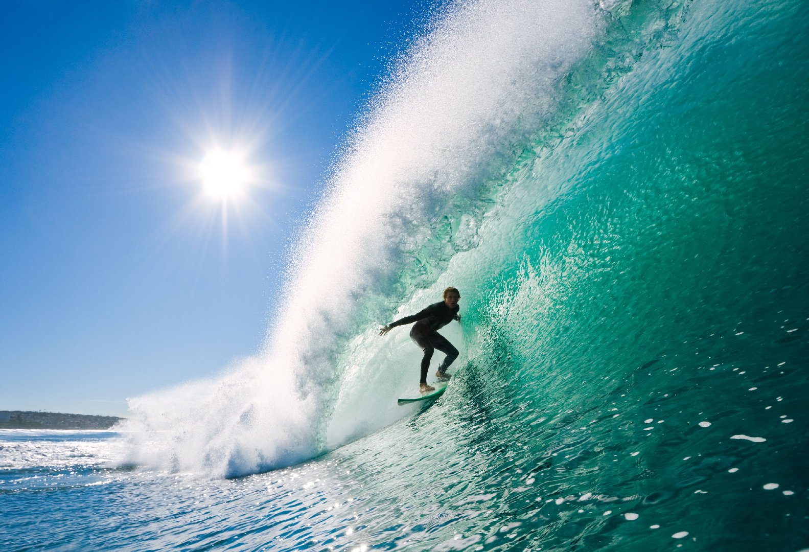 Пожилой россиянин чуть не погиб во время сёрфинга на Бали