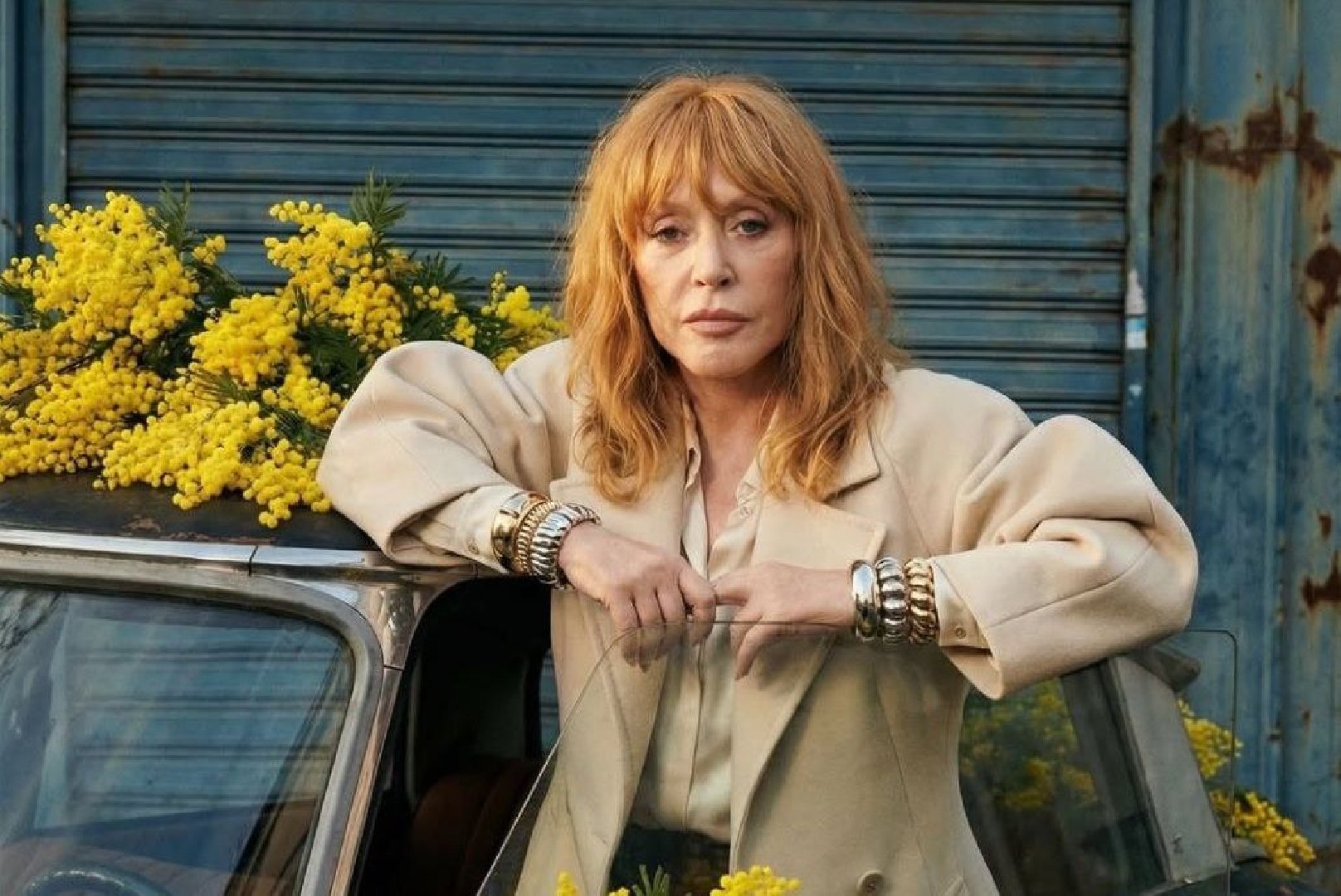 Алла Пугачёва вышла на публику в пушистом жакете за 280 тысяч рублей