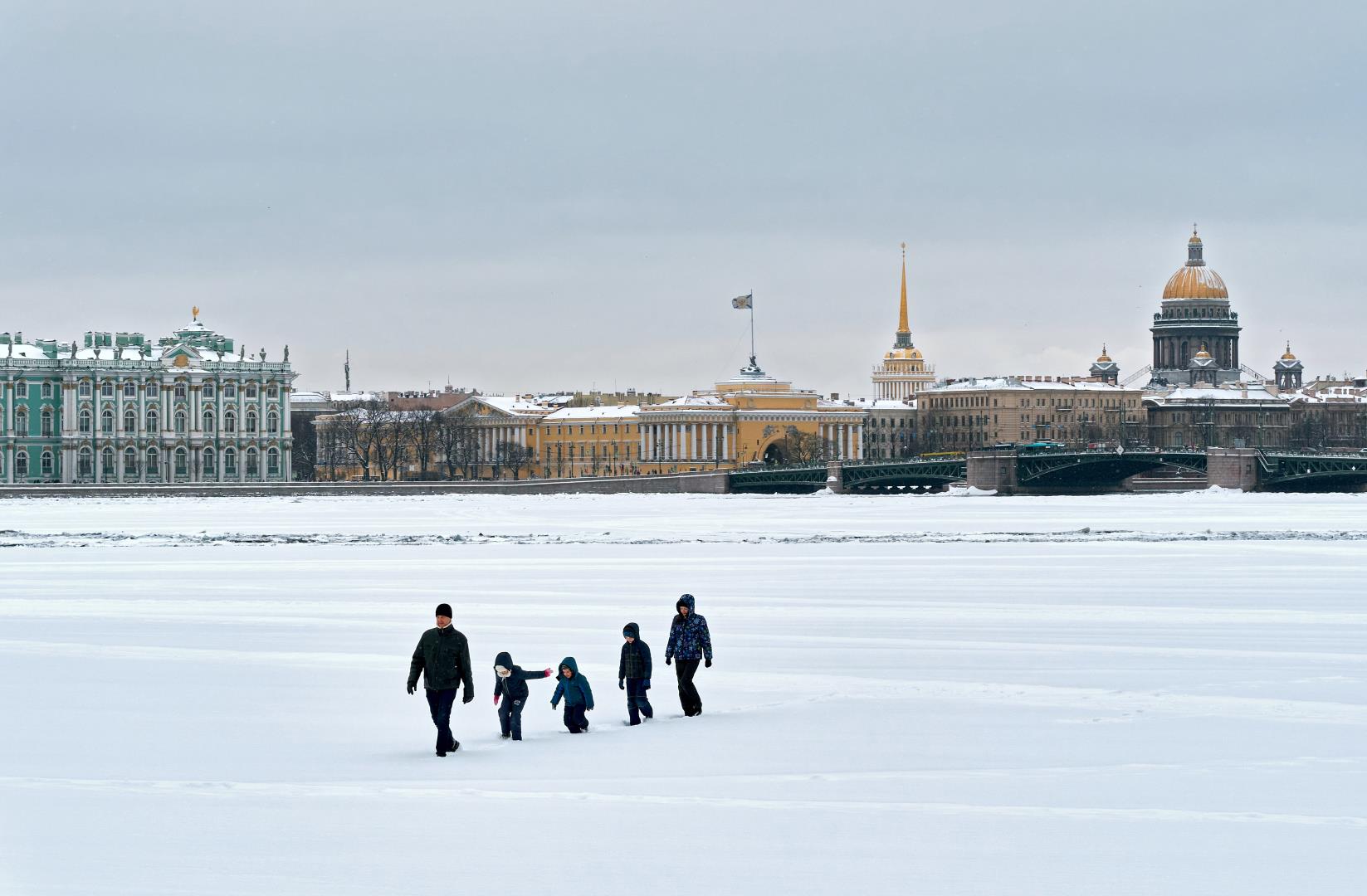 зимой река нева